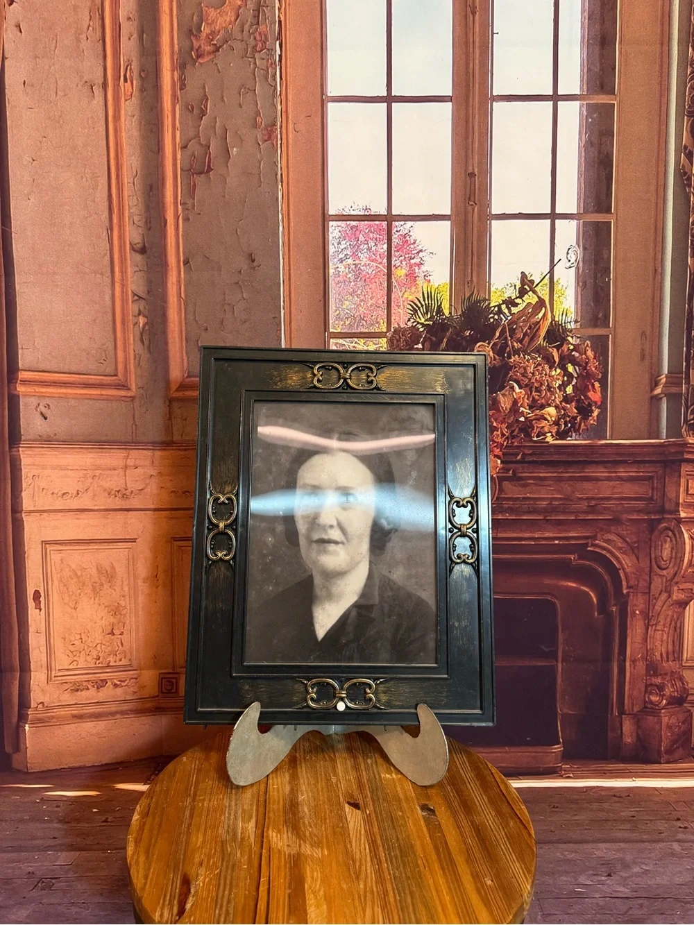 Gemmy Halloween Sounds Lenticular Spooky Light up Eyes Hallway Portrait Ghostly